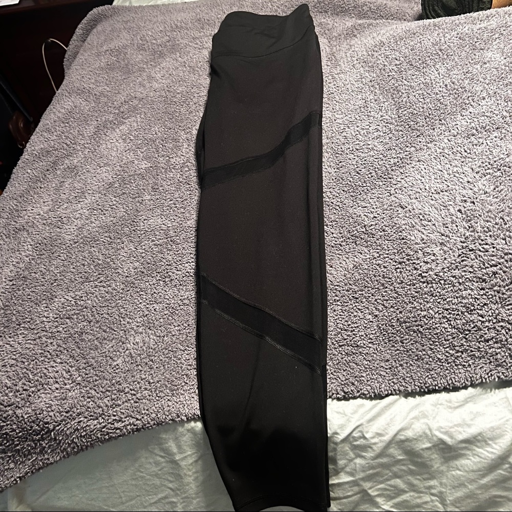 Black with mesh Go Dry Old Navy leggings